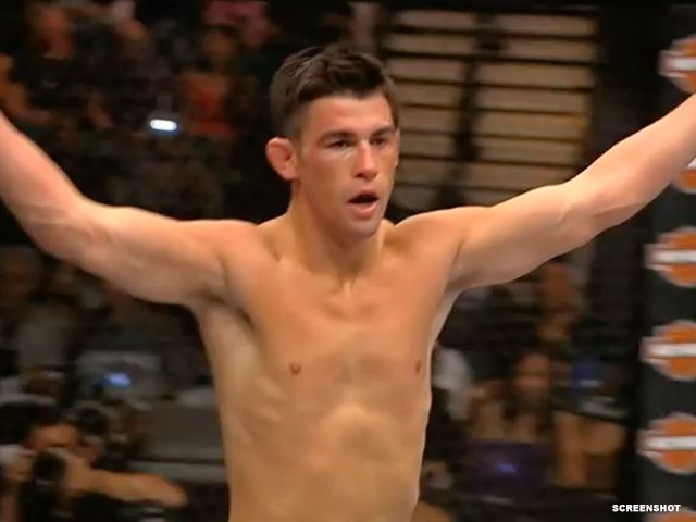 UFC vechter Dominick Cruz boos op scheidsrechter: 'Hij rook naar alcohol en sigaretten'