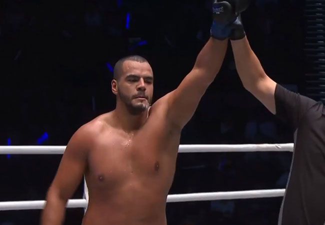 Tarik Khababez wint via knock-out tijdens debuut bij ONE Championship