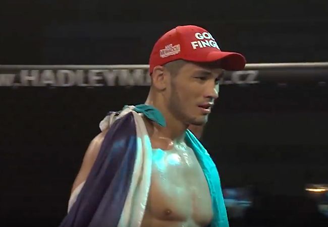 Succesvolle MMA-vechter acteerde in homo pornofilms