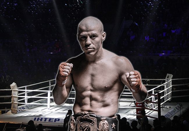 Deze kickbokslegende vocht 200 keer - sloeg 3 man in 1 avond knock-out