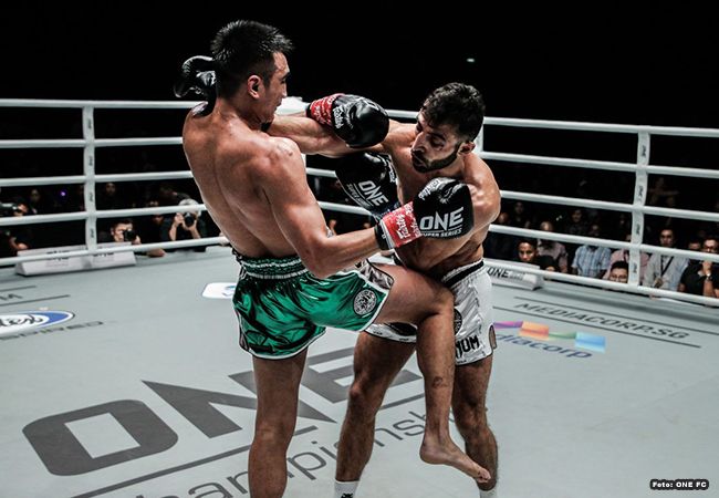 ONE FC: Petrosyan domineert Petchmorakot in rematch