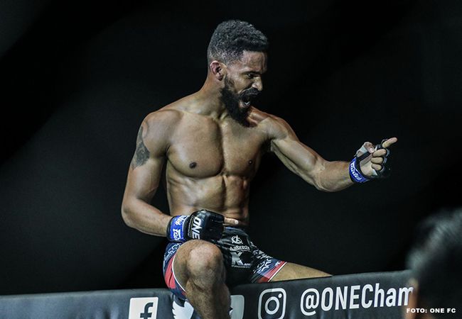 MMA-vechter Pieter Buist in actie tijdens ONE: FIRE AND FURY