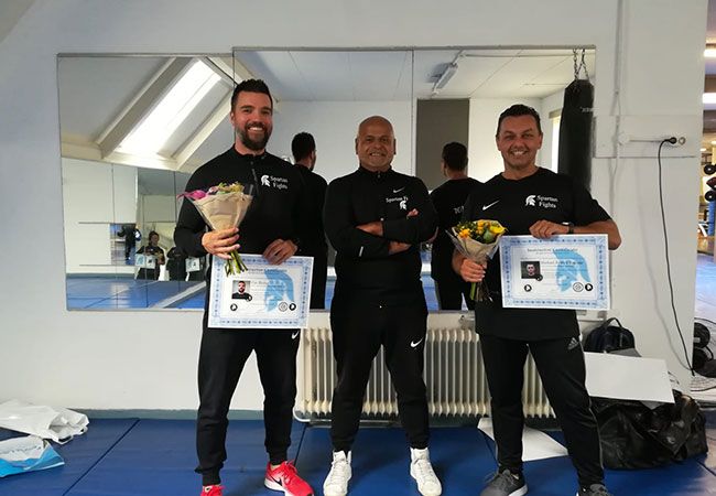 vlnr: Cor Bleker, Bert Toisuta en Mike Tomale