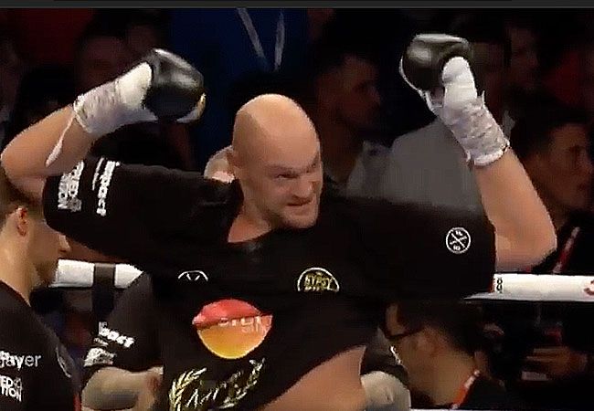 Bokskampioen Tyson Fury de ring in tegen top 5 bokser