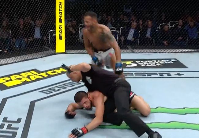 UFC Moskou: Bloed zweet en heftige knokpartijen (videos)