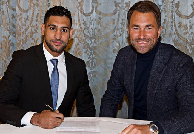 Bokskampioen Amir Khan introduceert professioneel boksen in Pakistan