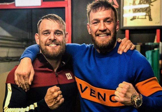 Dubbelganger van Conor McGregor, Islam Badurgov neergestoken