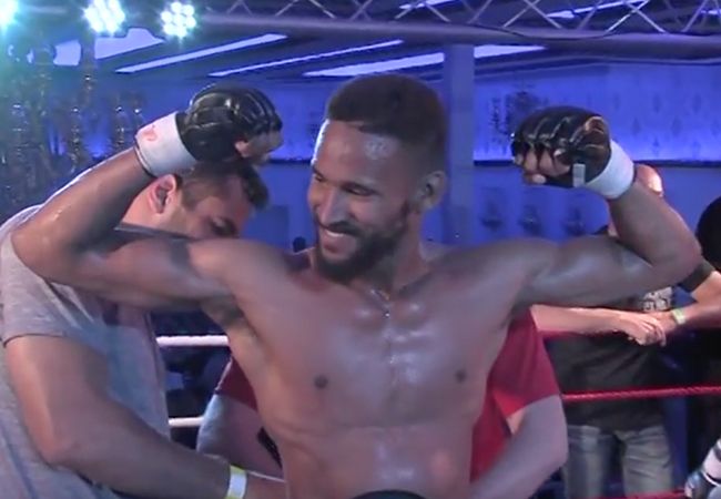 MMA-vechter Pieter Buist tekent bij ONE Championship