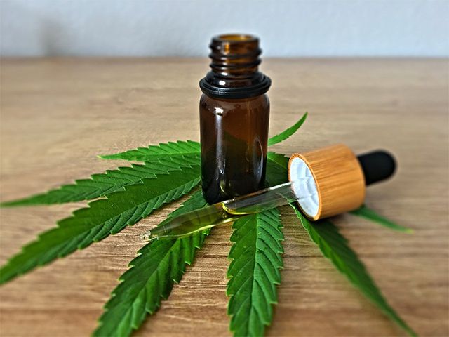 Nieuwe dopingtest helpt UFC vechters met marihuana gebruik