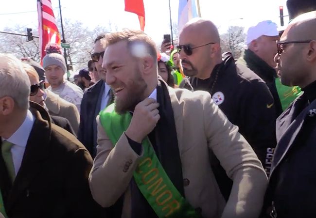 Angst: Conor McGregor bezoekt wedstrijd, beveiliging opgeschroefd