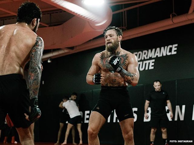 MANAGER: Conor McGregor gaat boksen, maar wil eerst MMA wedstrijd