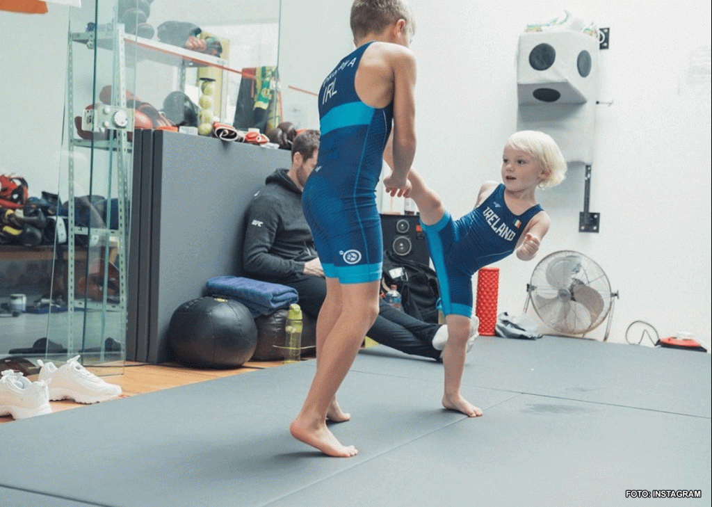 3-jarig zoontje UFC-legende Conor McGregor toont vecht skills