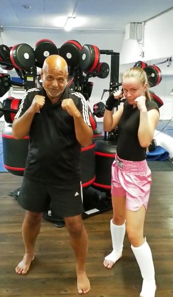 Bert Toisuta met een van de Spartan Teens (foto: Cor Bleker)