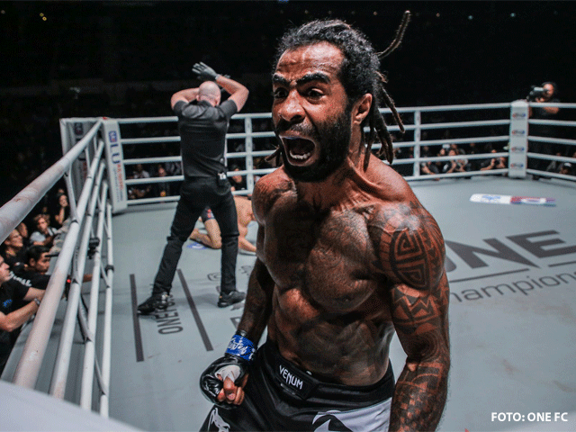 FIKSE RUZIE: Kickbokser dwingt contract af bij ONE Championship