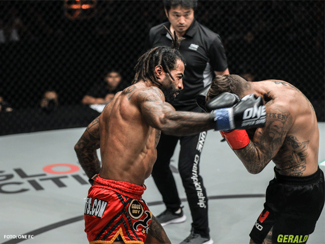 ONE CHAMPIONSHIP ONDER VUUR: Boze kickbokser eist ontslag