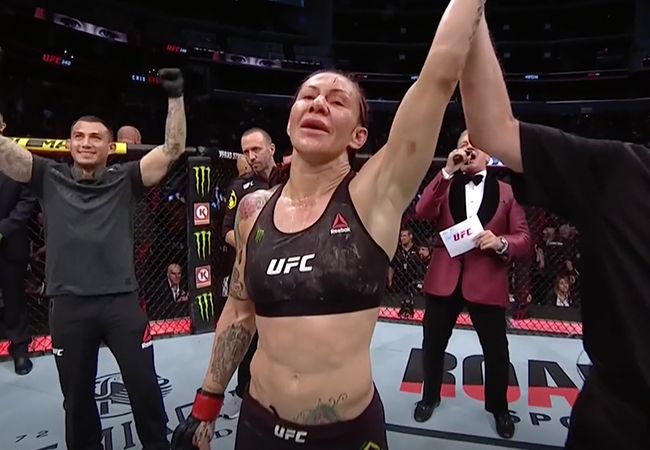 MMA-vechter Cris Cyborg eist publiek excuus van UFC-baas