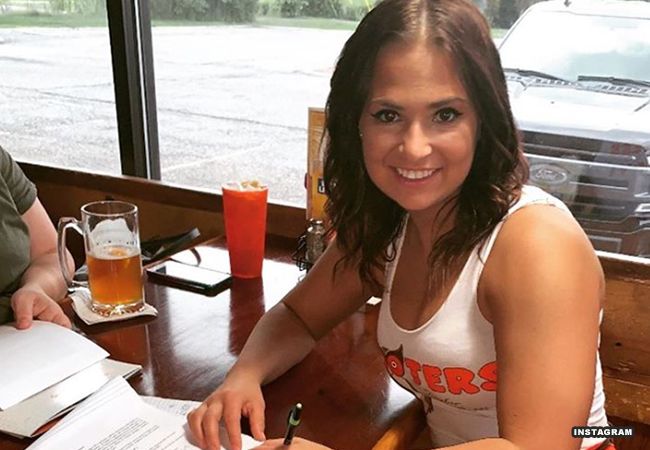 Sexy Hooters serveerster tekent MMA-contract bij Bellator