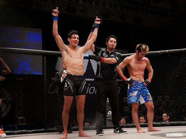 Titelgevecht Nederlander Duane van Helvoirt in Japan