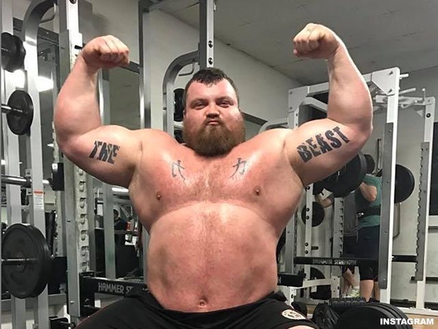 POWERLIFTER ACCEPTEERT BOKSUITDAGING: 'Ik zal je een lesje leren'