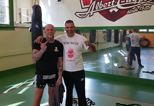 RTL Boxing Stars: Wat zegt trainer en bokslegende Gilbert Hallie?