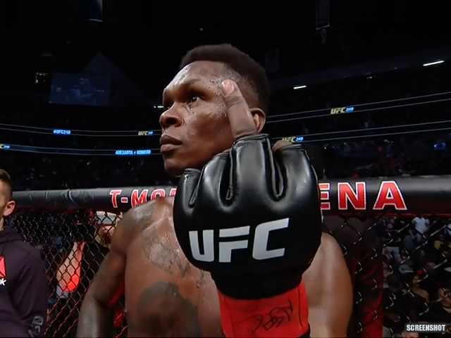 Israël Adesanya krijgt UFC licht zwaargewicht titelgevecht