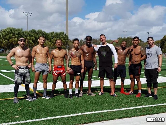 NIET SLIM: MMA-vechters gym uitgezet door politie