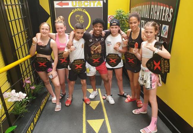 Nederlandse jeugd kickboksers imponeren in Italië