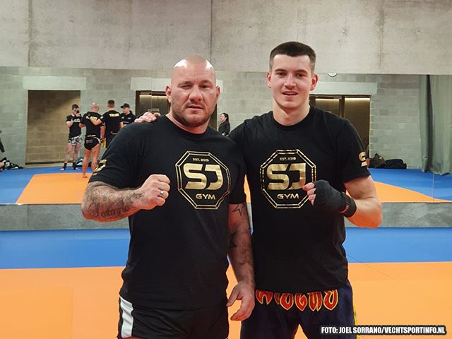 BRUTE STRAATROOF: Kickboksers redden vrouw in Maastricht