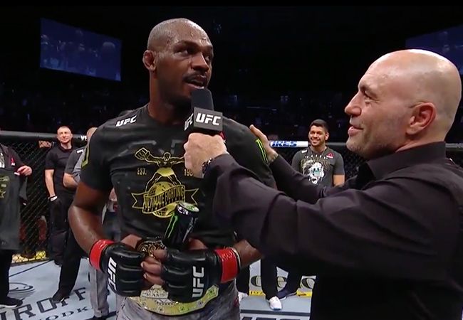Jon Jones pakt titel op UFC 232: 'steekt middelvinger op naar critici'