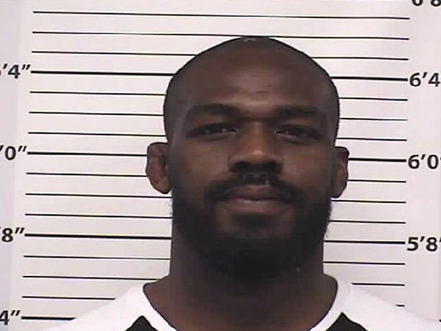 SCHIETEN: UFC-kampioen Jon Jones weer eens gearresteerd