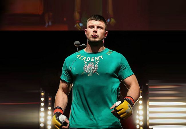 Karl Moore bereidt zich bij Kops Gym voor op Cage Warriors 92