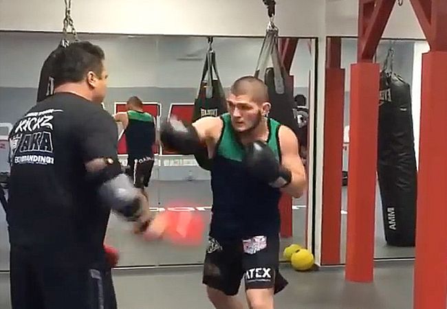 Boks baas adviseert Khabib: "verlaat de UFC en ga boksen”