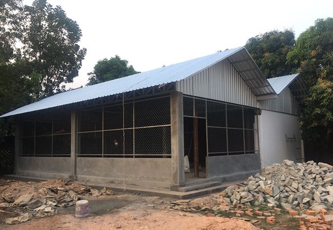 Ernesto Hoost opent Kingdom Fight Gym in Cambodja