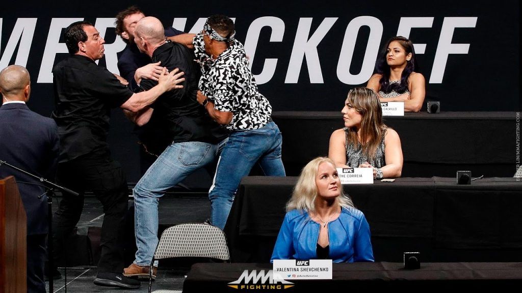 UFC vechters Kevin Lee en Michael Chiesa Knokken op pers conferentie