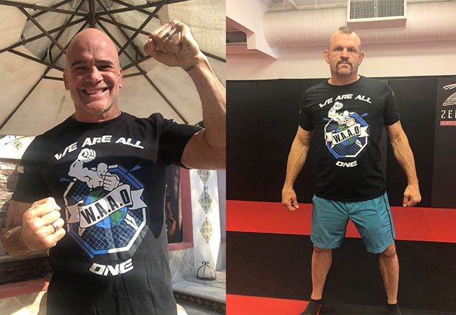 Bas Rutten &amp; Chuck Lidell met W.A.A.O. shirt