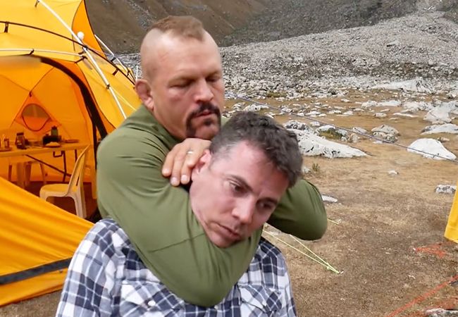 Tragedie: MMA-vechter en UFC presentator ontsnappen aan vlammenzee