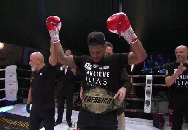 Luis Tavares behoudt wereldtitel, Endy Semeleer verslaat Redouan Laarkoubi