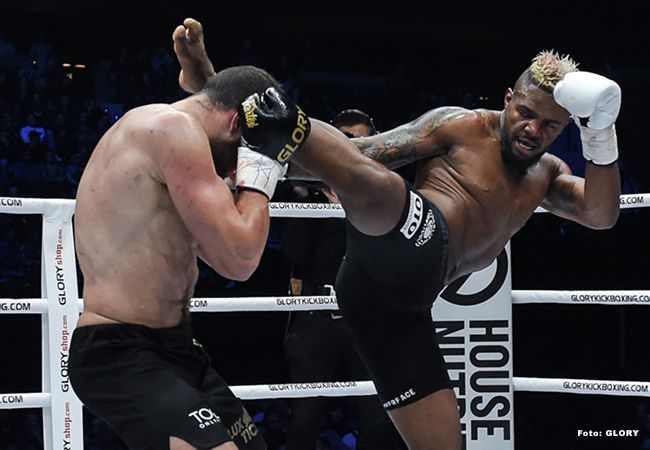 Kickboksen: Luis Tavares in actie tijdens GLORY 66 Parijs