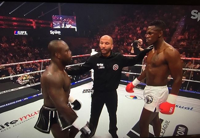 Melvin Manhoef wint van Remy Bonjasky