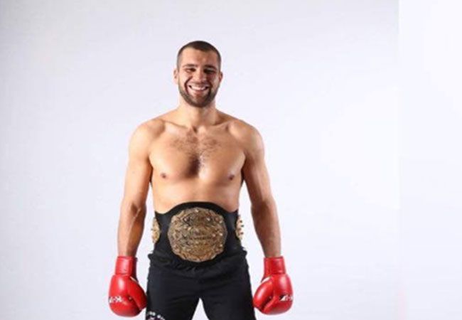 Roël Mannaart tekent multigevecht contract bij GLORY Kickboxing