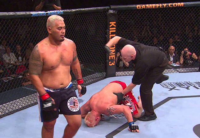 Mark Hunt voor eigen veiligheid verwijderd van UFC Sydney Fight Card!