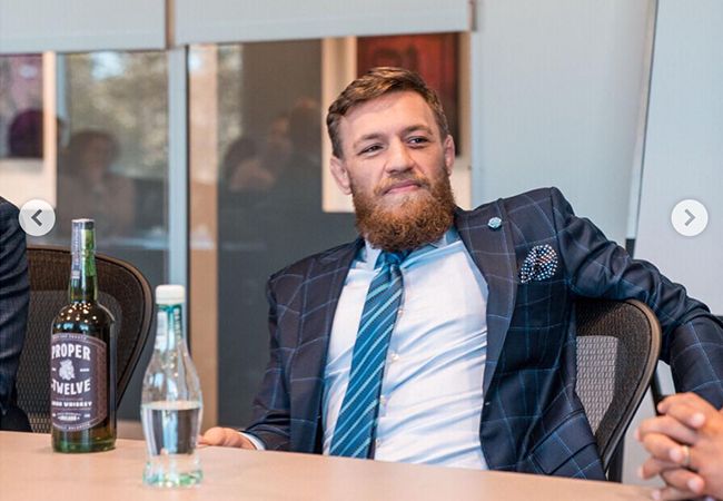 Beschuldigende Conor McGregor: 'Boze scheidsrechter reageert'