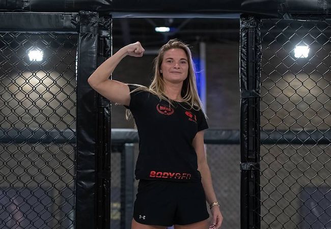 Nederlandse Mellony Geugjes geselecteerd voor MMA-talent reality tv show