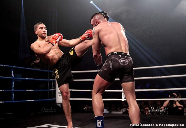 Kickboksen: Mike Sprangh pakt winst na harde strijd in Athene