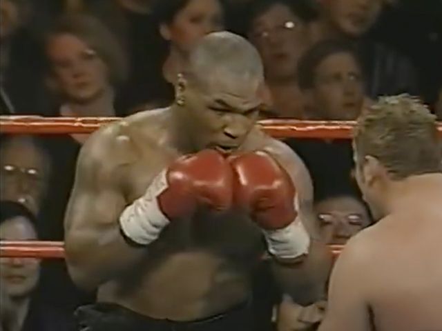 Bokslegende Mike Tyson bevestigt terugkeer naar de ring