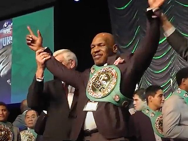 Mike Tyson gebruikte een nep penis tijdens zijn boks carrière