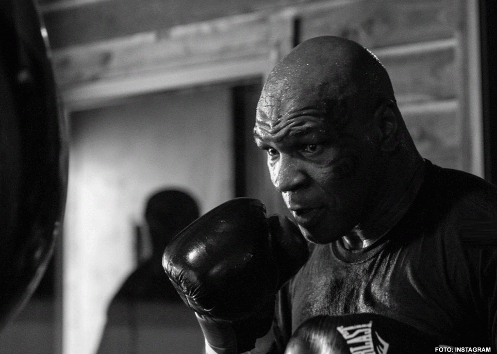 Mike Tyson onthult namen volgende tegenstanders: 'Eerst Roy Jones verslaan'