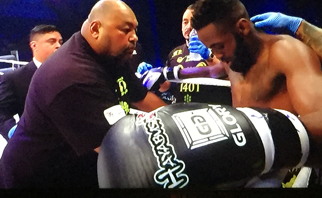 Murthel Groenhart wint van Cedric Doumbe op Glory 44
