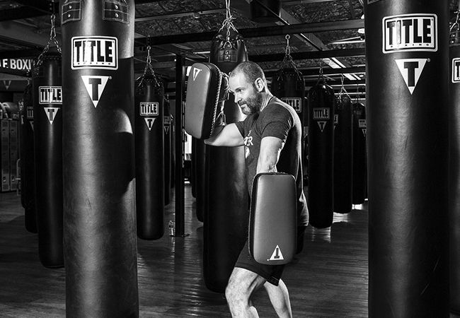 Trainers doof door explosieve geluiden bij 'Pads training'