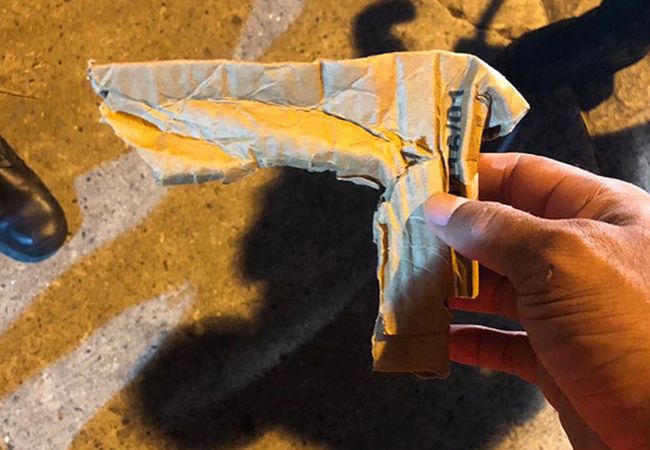 Man probeert vrouwelijke UFC-vechter te beroven, maar krijgt flink pak slaag